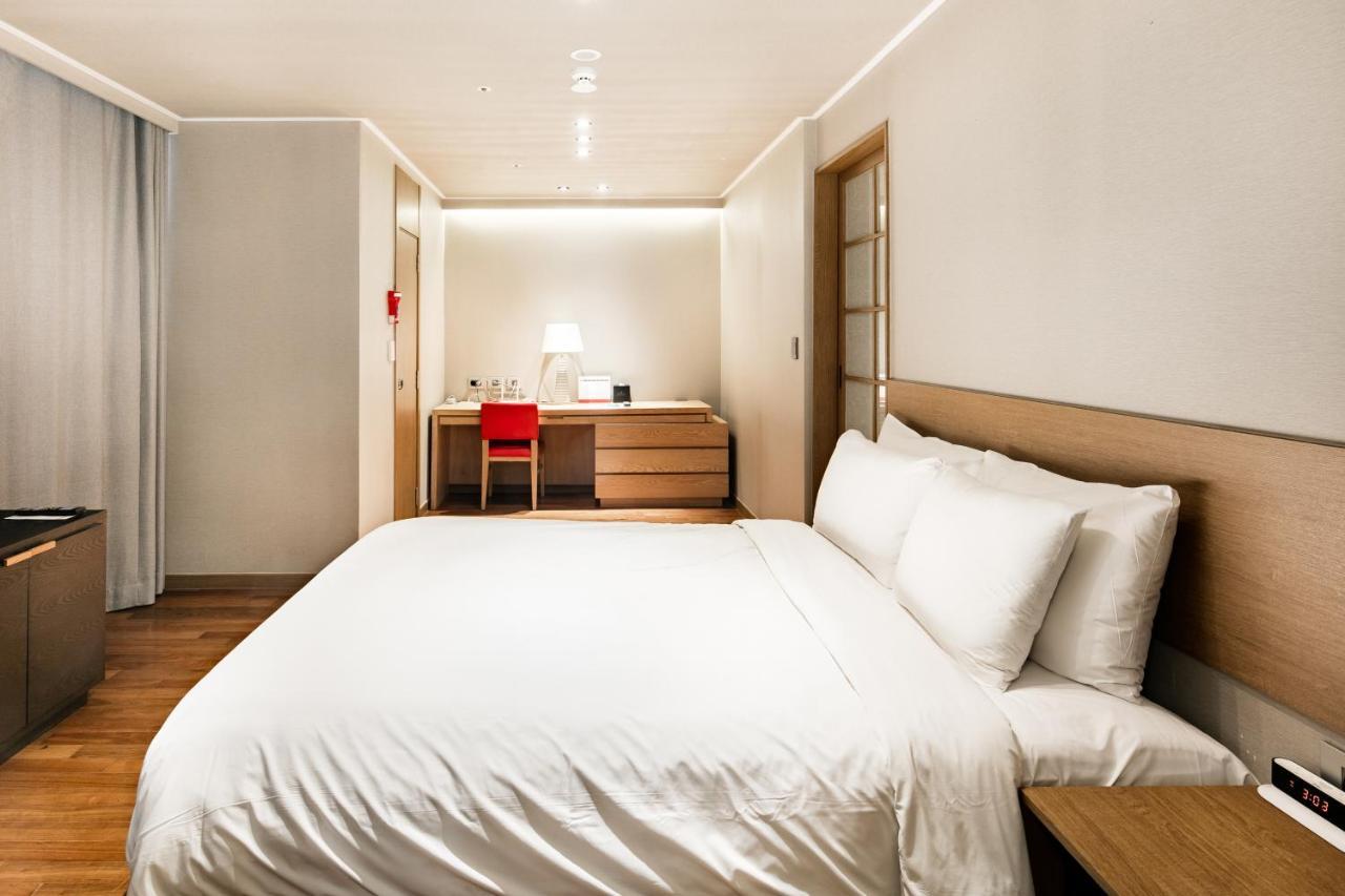 Ramada Hotel And Suites Seoul Namdaemun מראה חיצוני תמונה