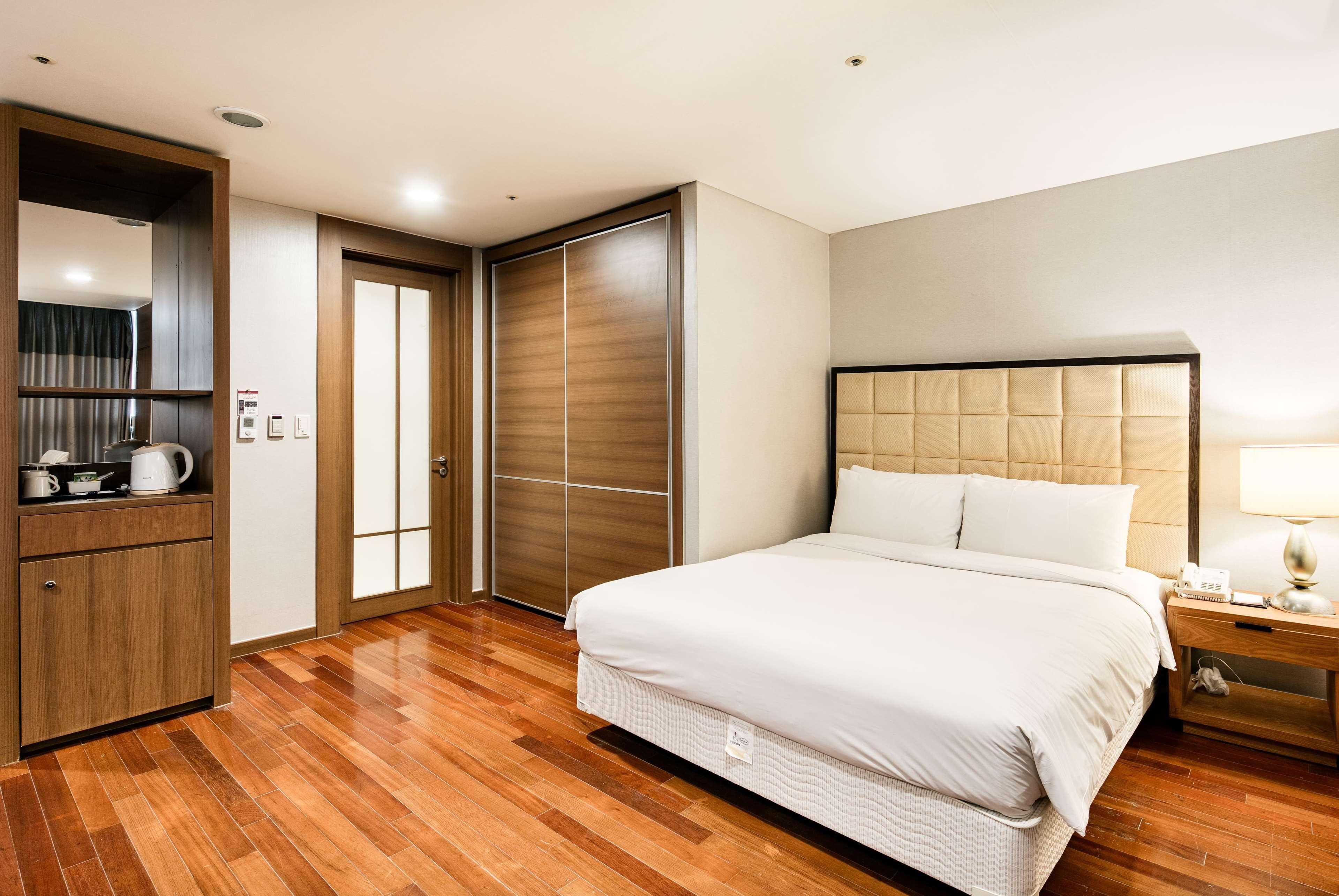 Ramada Hotel And Suites Seoul Namdaemun מראה חיצוני תמונה