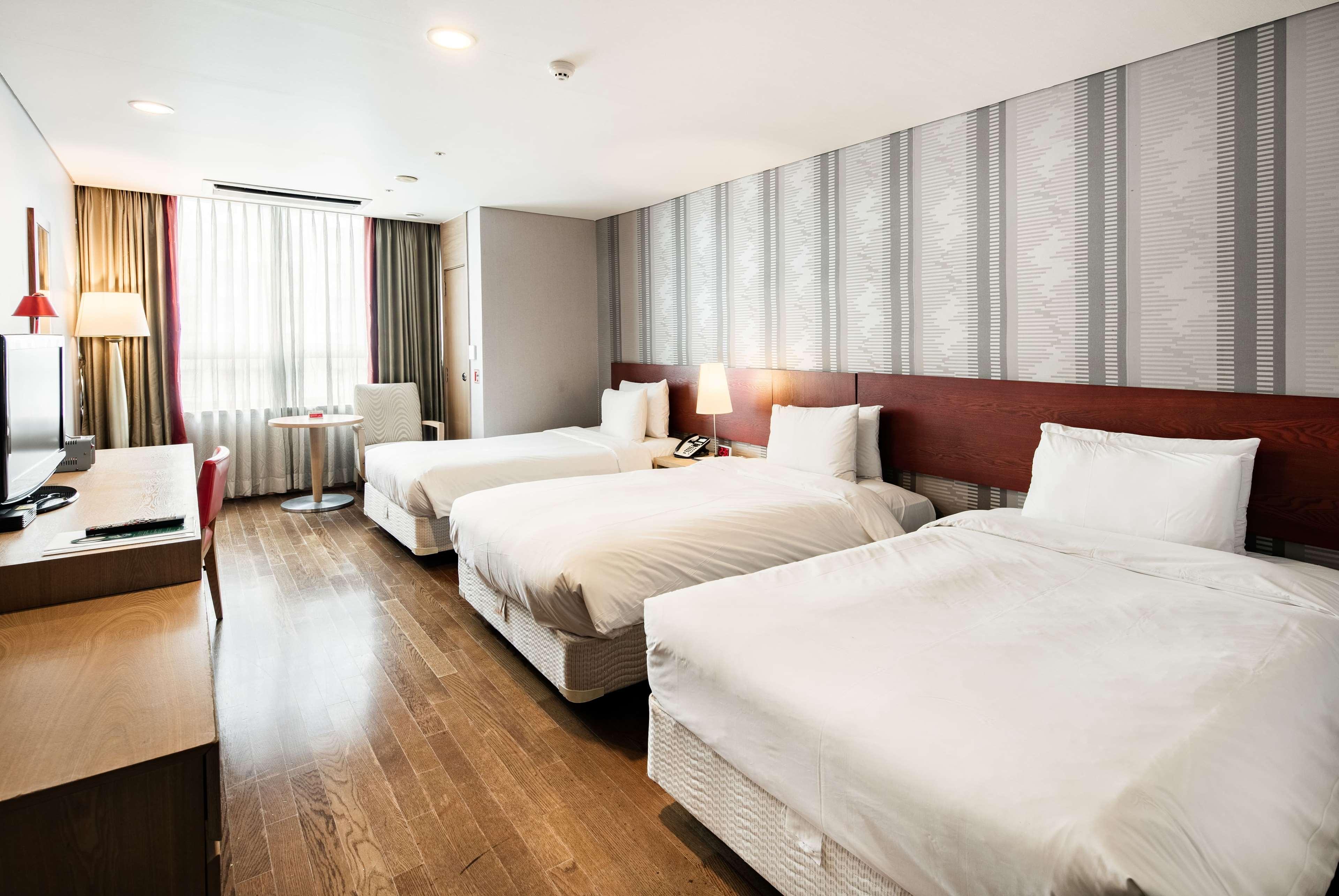 Ramada Hotel And Suites Seoul Namdaemun מראה חיצוני תמונה