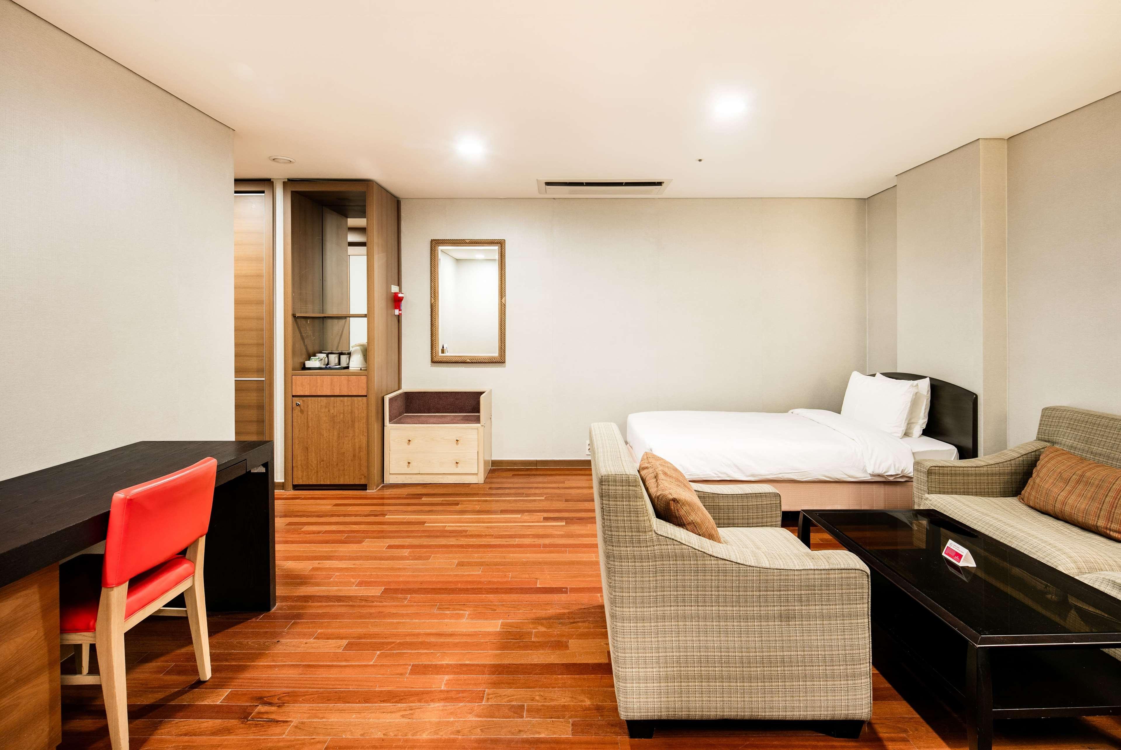 Ramada Hotel And Suites Seoul Namdaemun מראה חיצוני תמונה