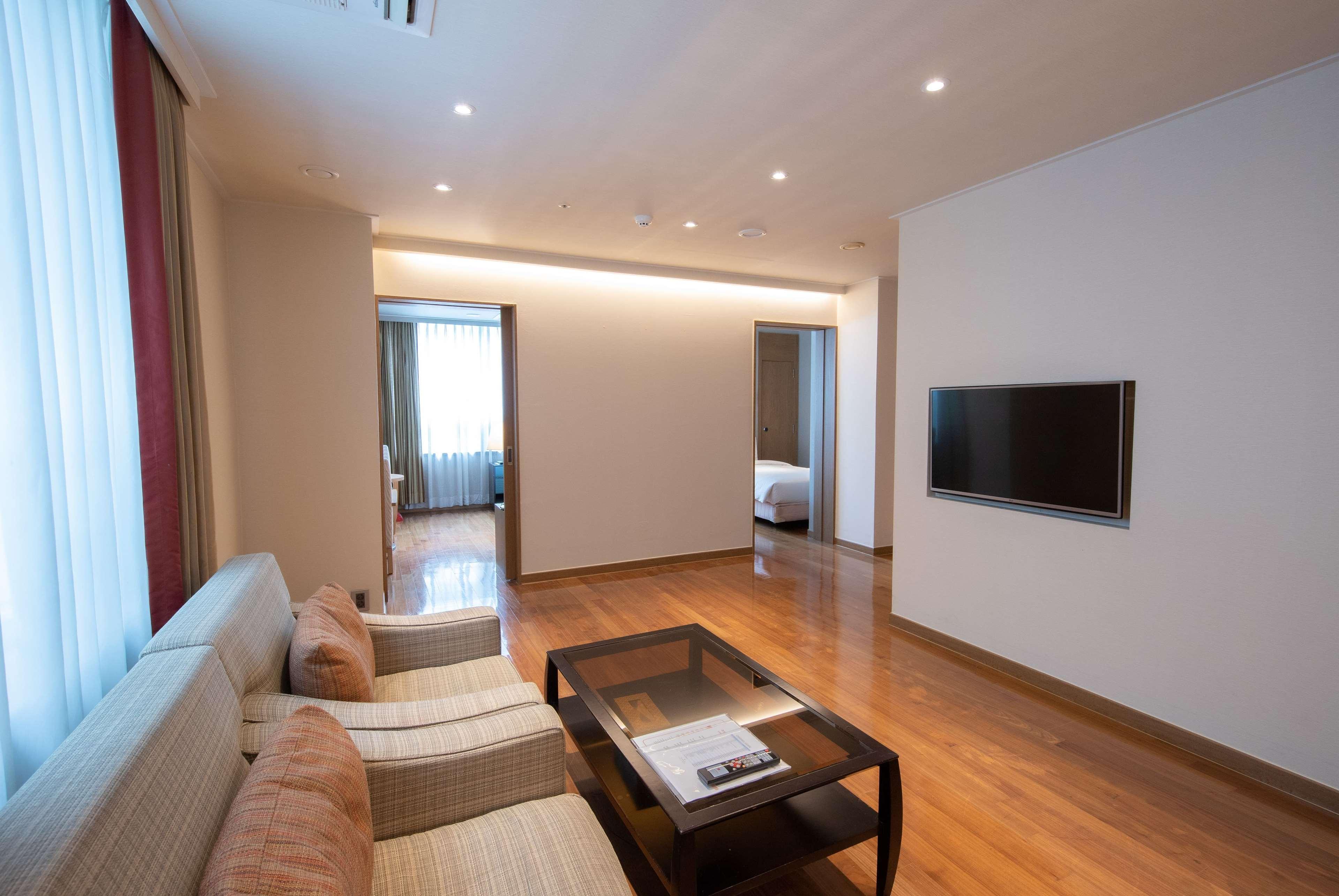 Ramada Hotel And Suites Seoul Namdaemun מראה חיצוני תמונה