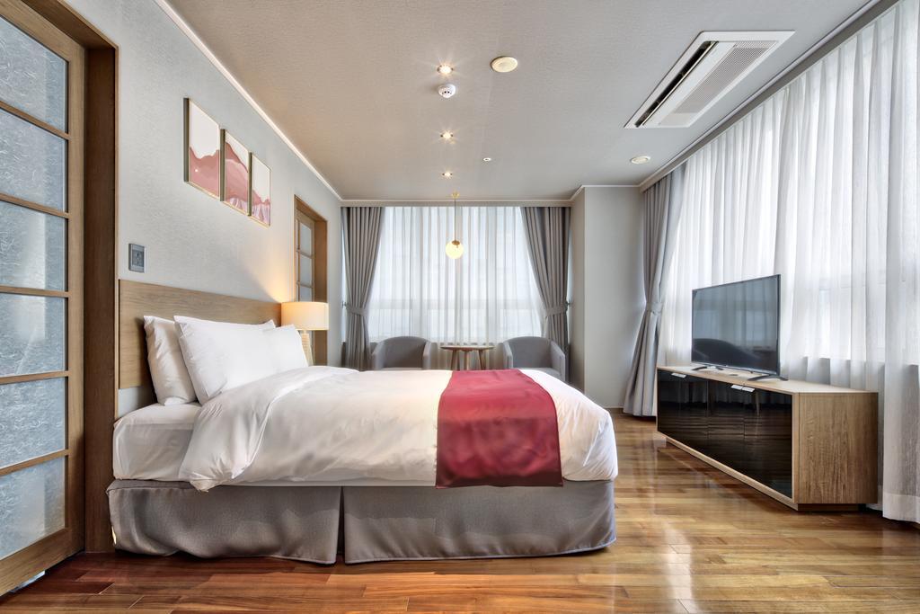 Ramada Hotel And Suites Seoul Namdaemun מראה חיצוני תמונה