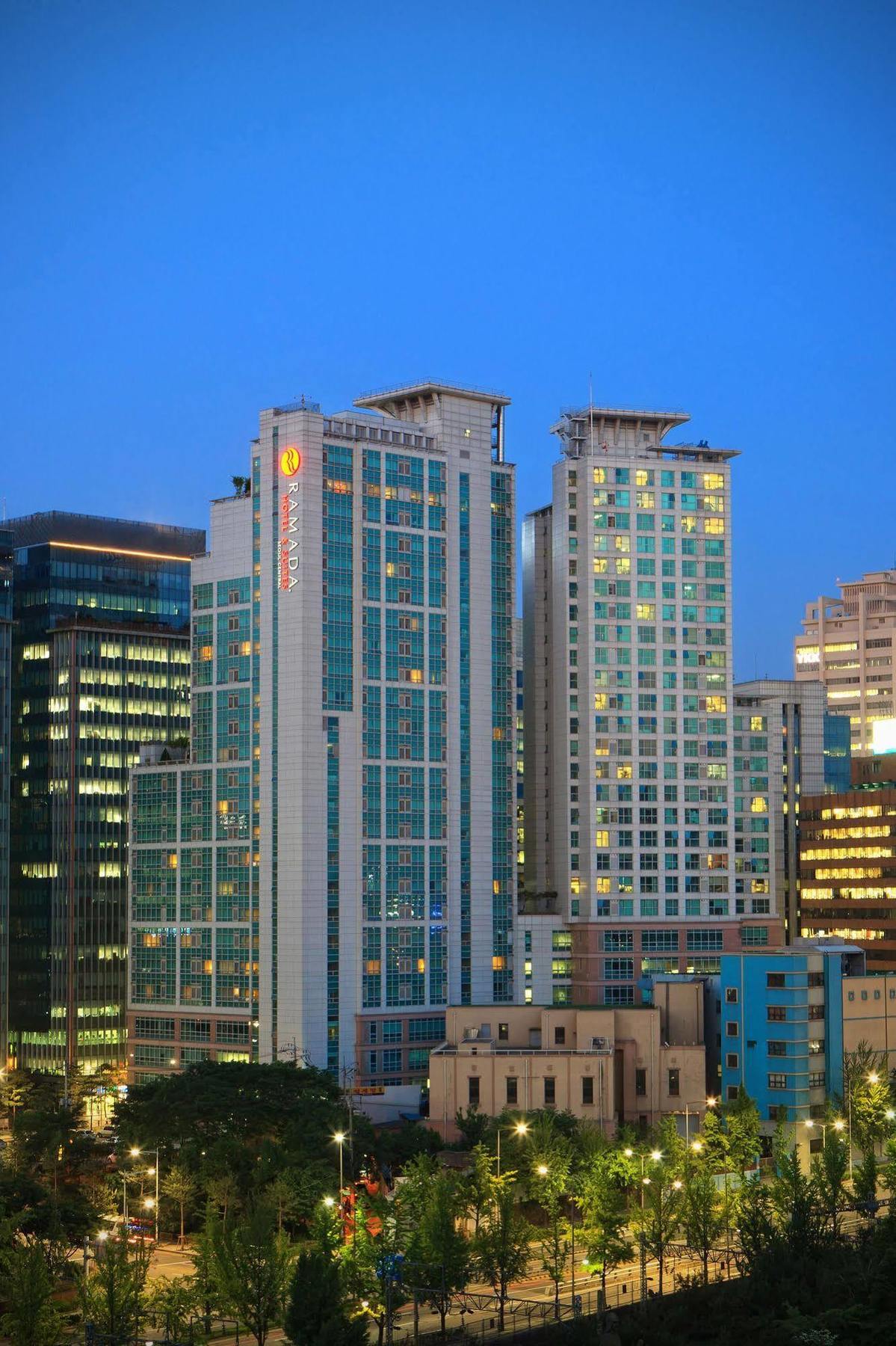 Ramada Hotel And Suites Seoul Namdaemun מראה חיצוני תמונה